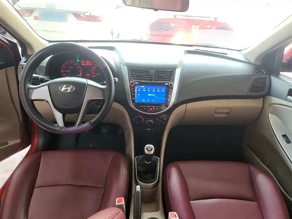 Hyundai Verna 2014 1.4L Manual Smart GLS фото 10