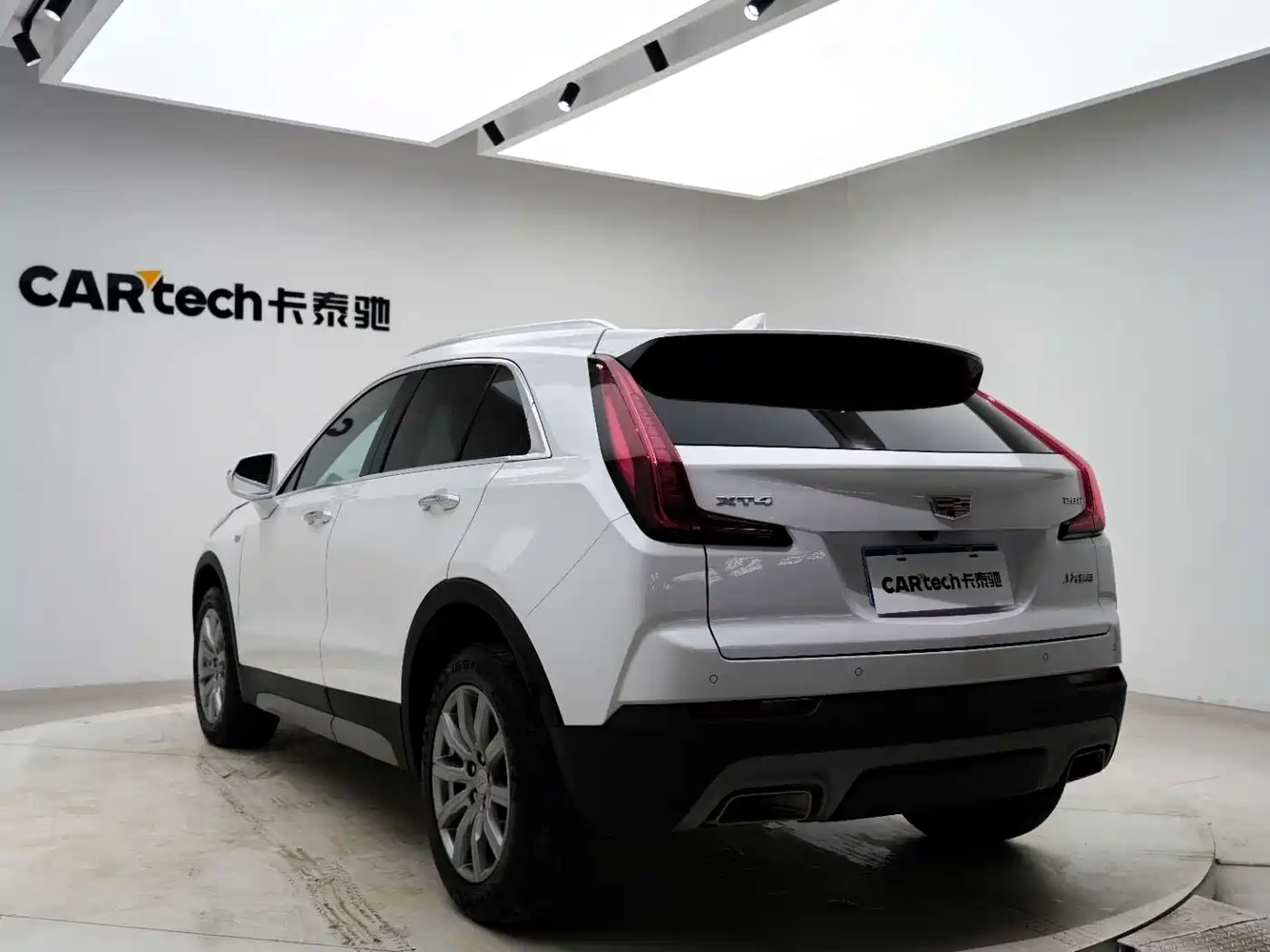 Cadillac XT4 2021 28T FWD Premium Edition фото 22