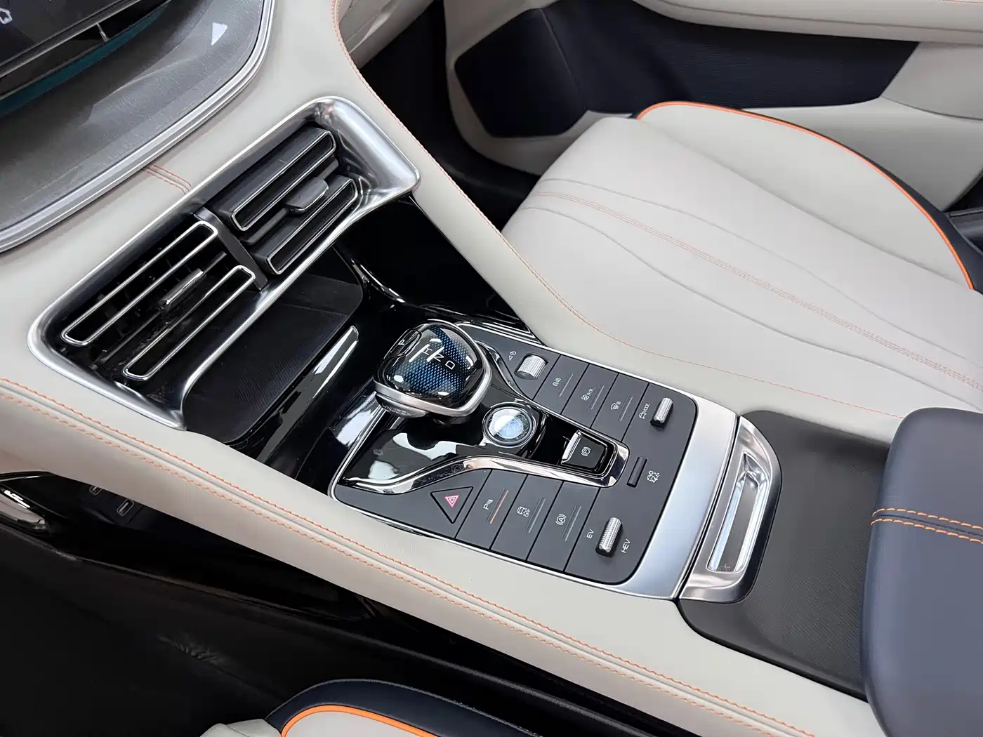 BYD Song PLUS PHEV 2021 DM-i 110KM Flagship фото 26