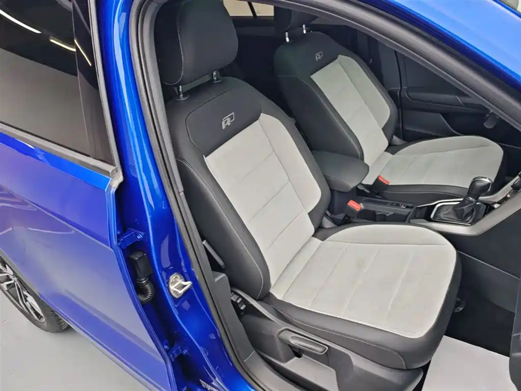 Volkswagen T-ROC 2019 280TSI DSG FWD R-Line Pro фото 25
