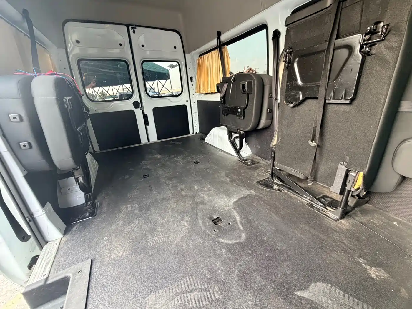 Jiangling JMC Fushun 2024 2023 2.0T Automatic Medium Wheelbase High Roof Commercial MPV 6 Seats