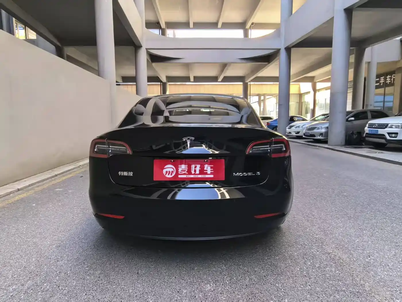 TESLA MODEL 3