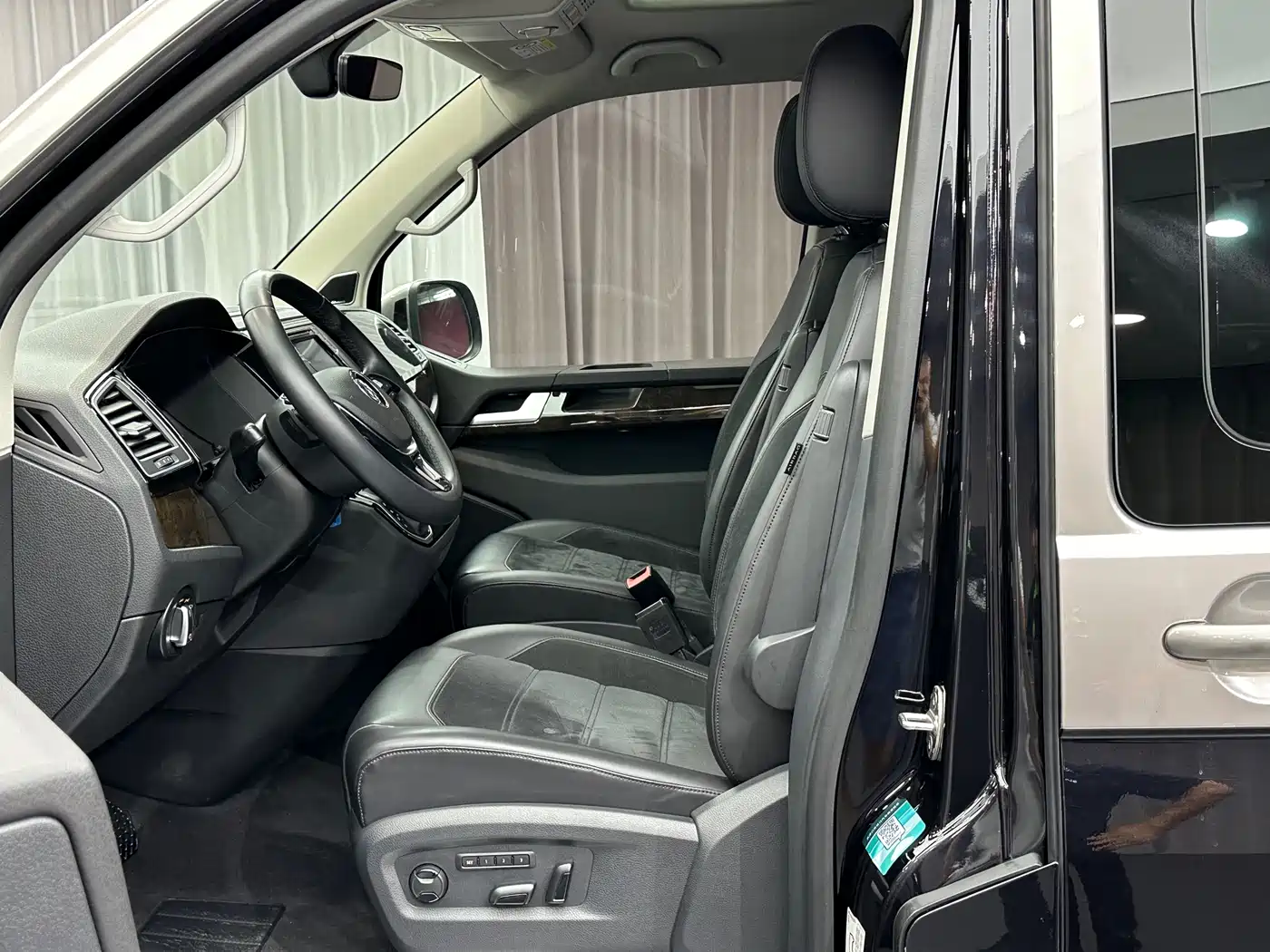 Volkswagen Multivan 2019 2019 2.0TSI 4WD Premium 7-seater