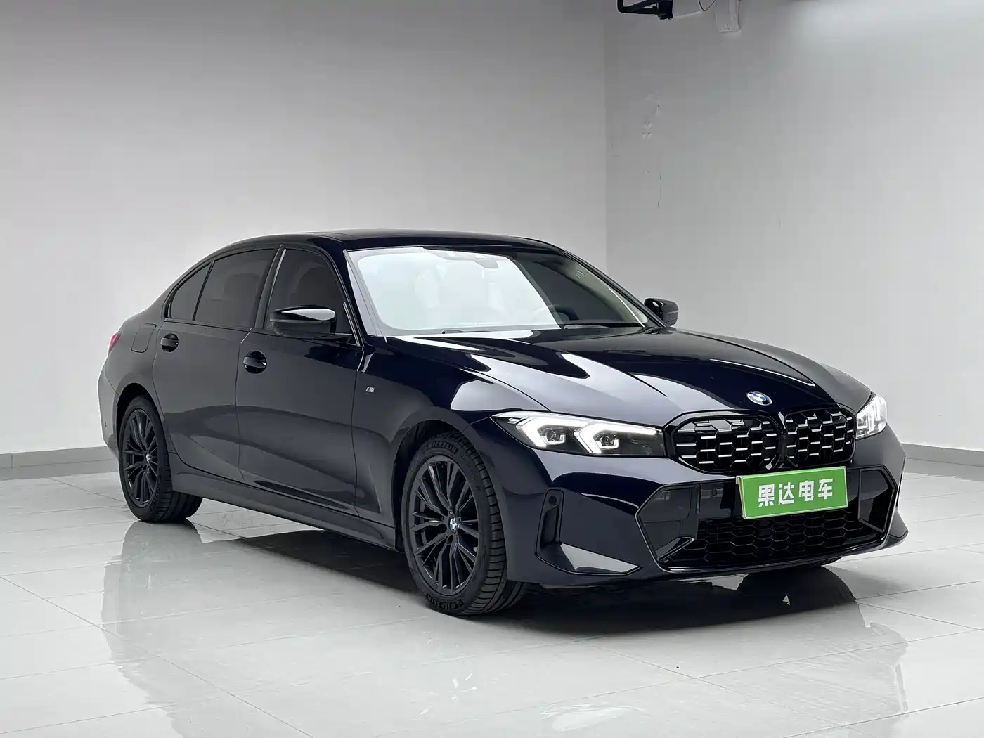 BMW 3 Series 2023 325Li M Sport Black Night Package фото 3