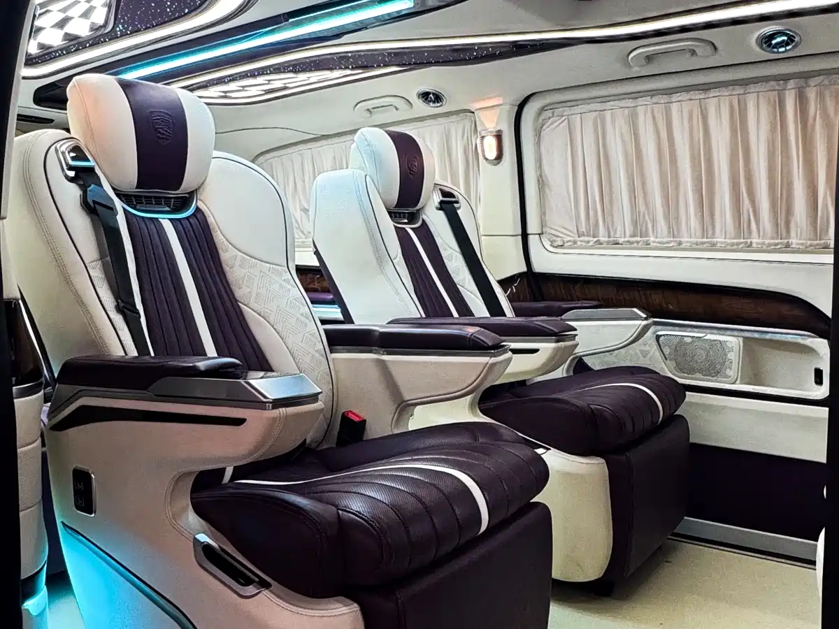 Mercedes-Benz V-Class 2021 V 260 L Long Wheelbase Luxury Edition фото 23