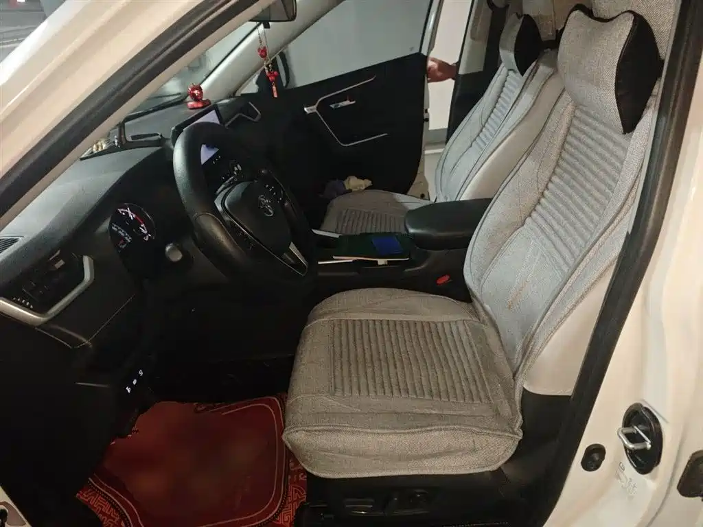 Toyota RAV4 Rongfang 2023 2.0L CVT 2WD Fashion Edition фото 11