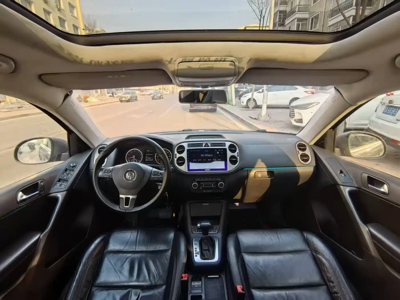Volkswagen Tiguan 2010 1.8TSI Automatic 4WD Elite фото 9