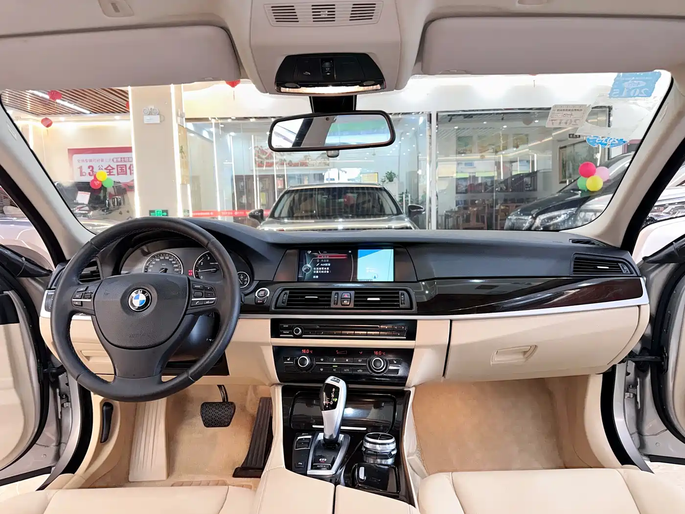 BMW 5 Series 2013 525Li Luxury фото 14