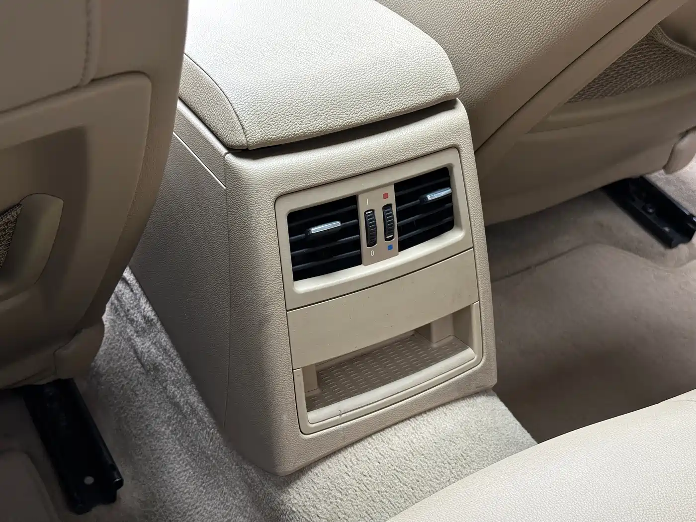 BMW 3 Series (Import) 2012 318i Leading фото 11