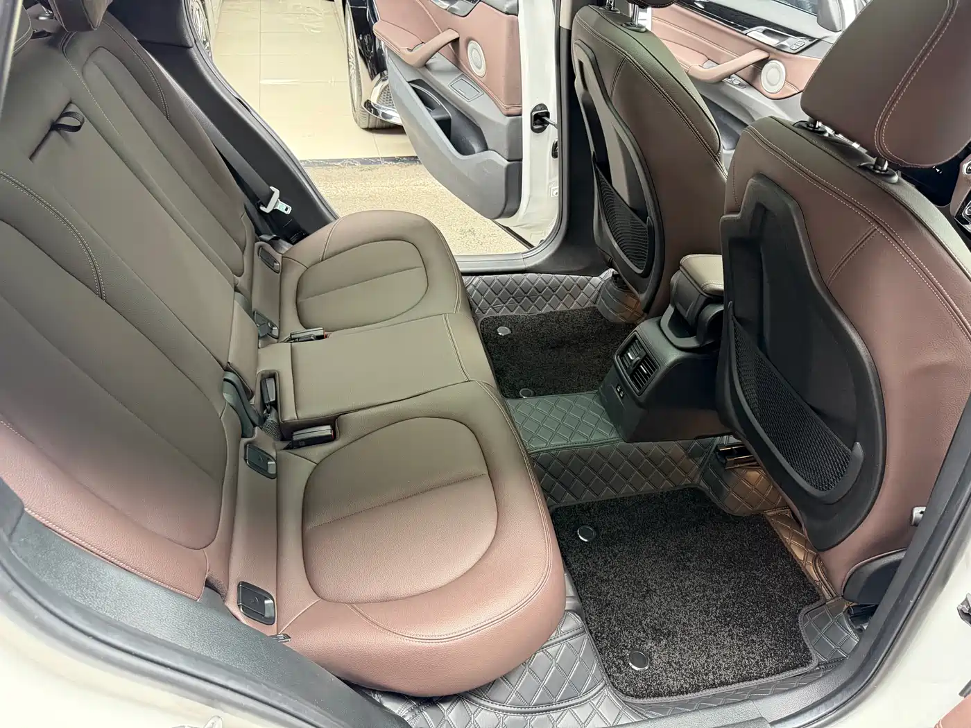 BMW X1 2022 sDrive25Li Leading фото 18