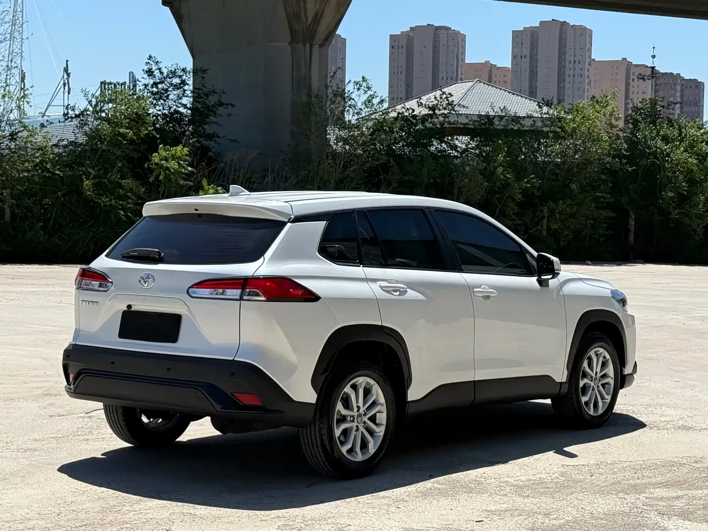 Toyota Frontlander 2024 2.0L CVT Leading Plus Edition фото 6