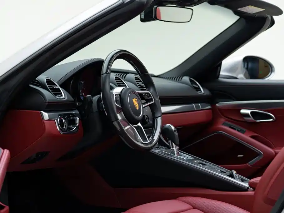 Photo 9 - Porsche 718
