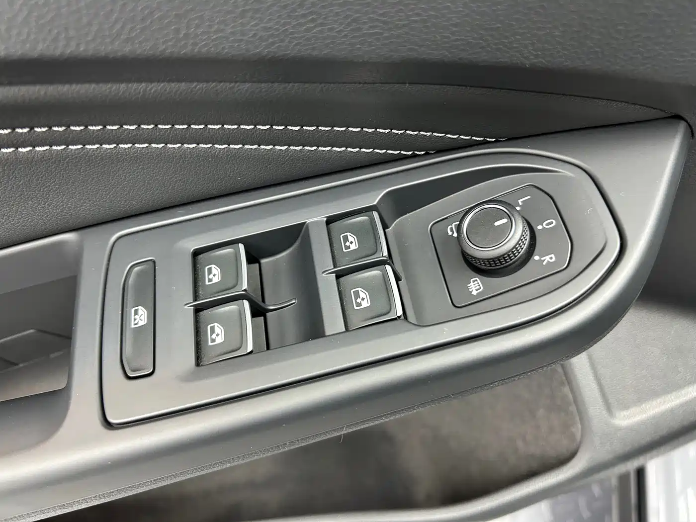Volkswagen Golf 2021 280TSI DSG R-Line фото 10