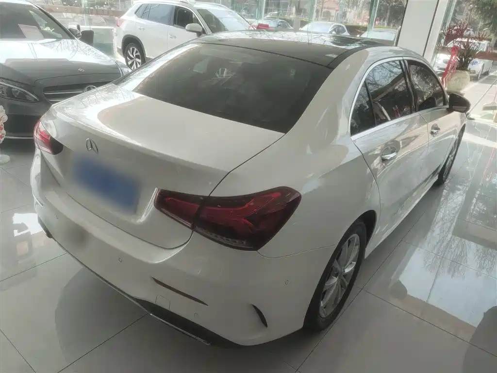 Mercedes-Benz A-Class 2020 A 200 L Sport Sedan фото 7