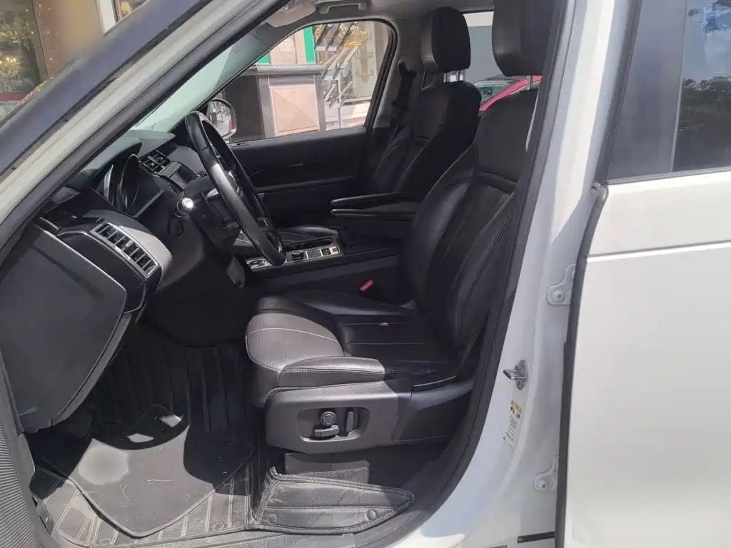 Photo 8 - Land Rover Discovery
