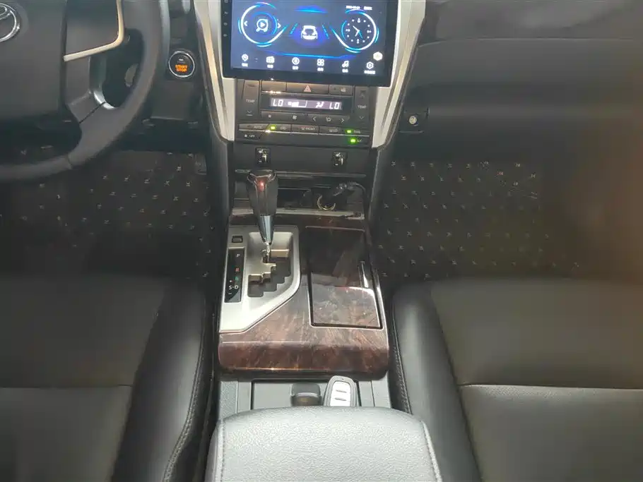 Toyota Camry 2015 2.0G Luxury Edition фото 16