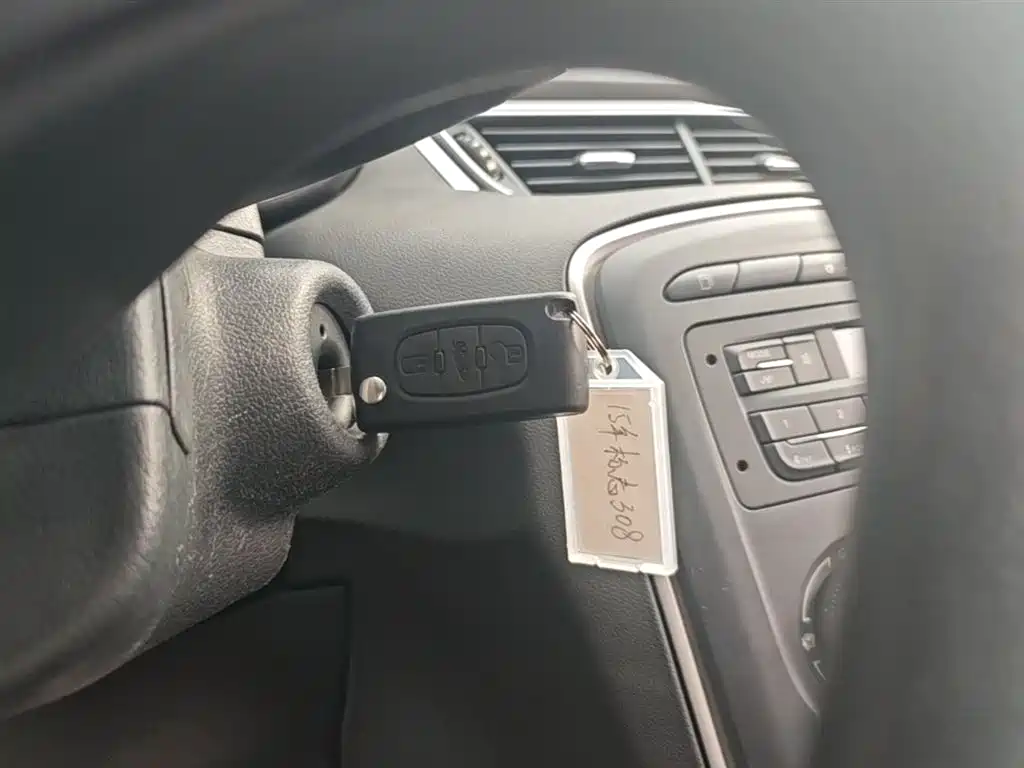 Peugeot 308 2014 Model Joy Edition Classic 1.6L Manual Superior Style фото 9