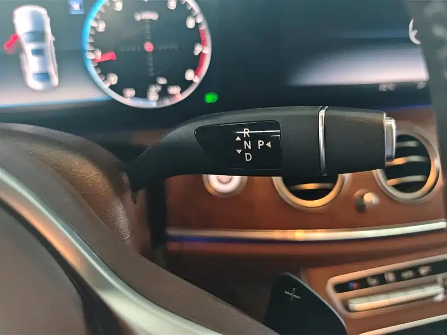 Mercedes-Benz E-Class 2020 E 300 L Luxury Model фото 16
