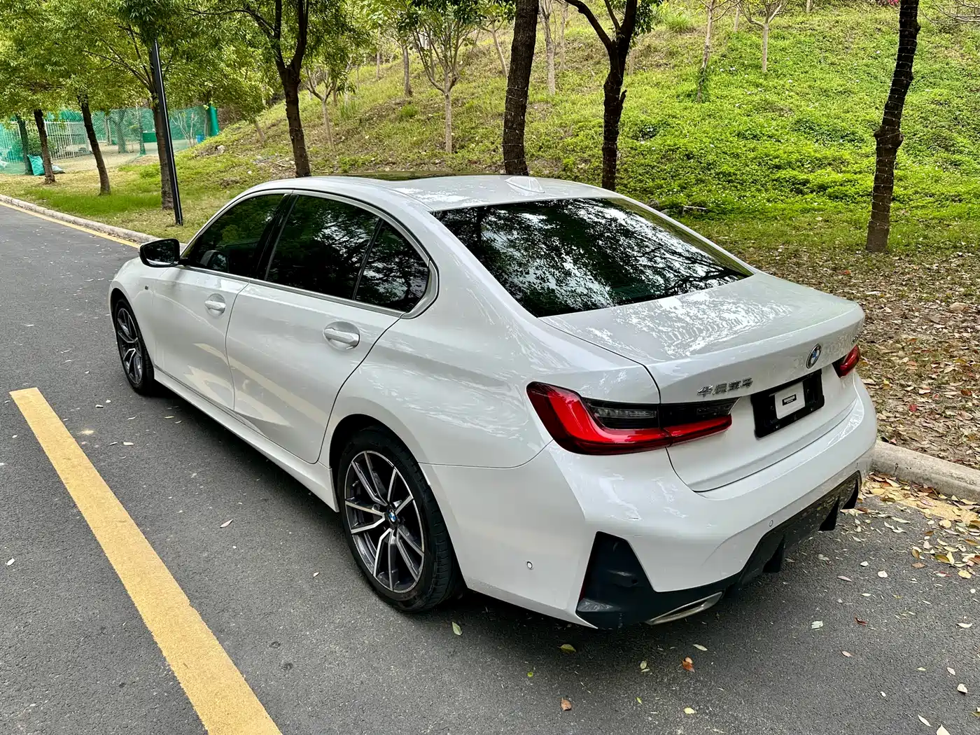 BMW 3 Series 2023 325Li M Sport Package фото 9