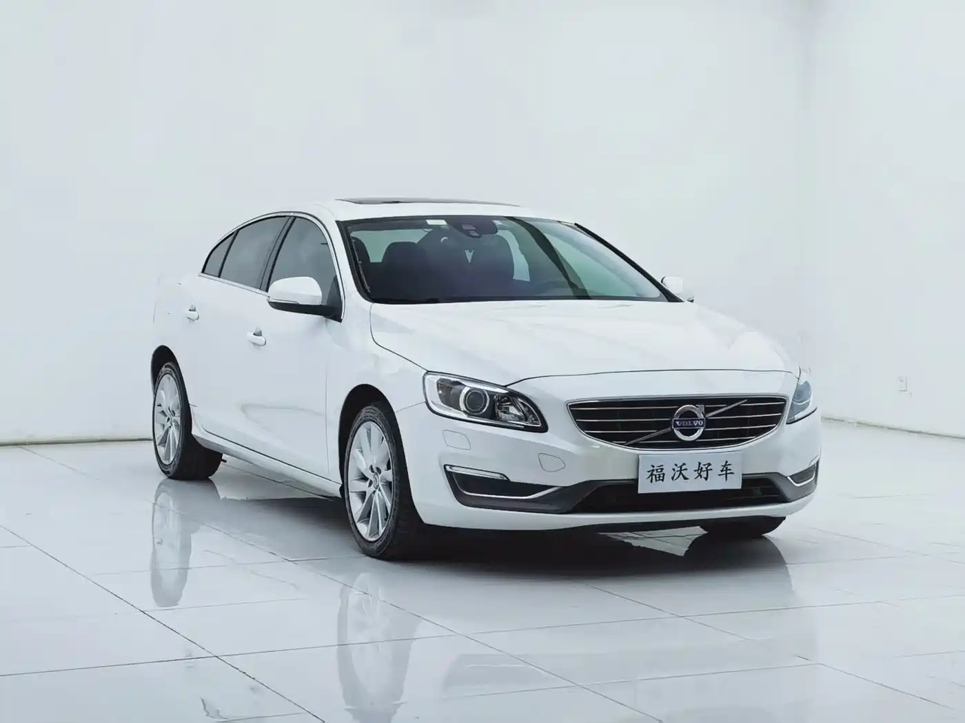 Фото 3 - Volvo S60