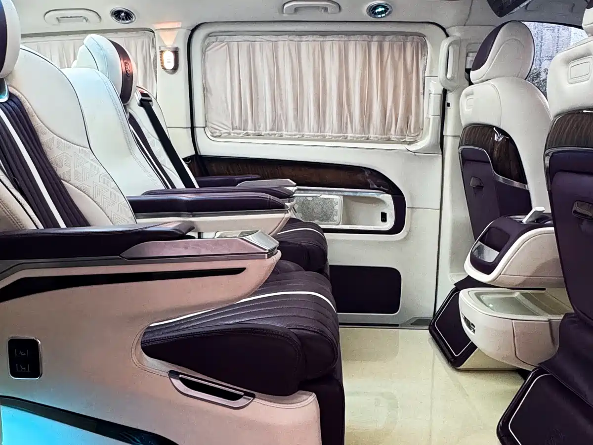 Mercedes-Benz V-Class 2021 V 260 L Long Wheelbase Luxury Edition фото 20