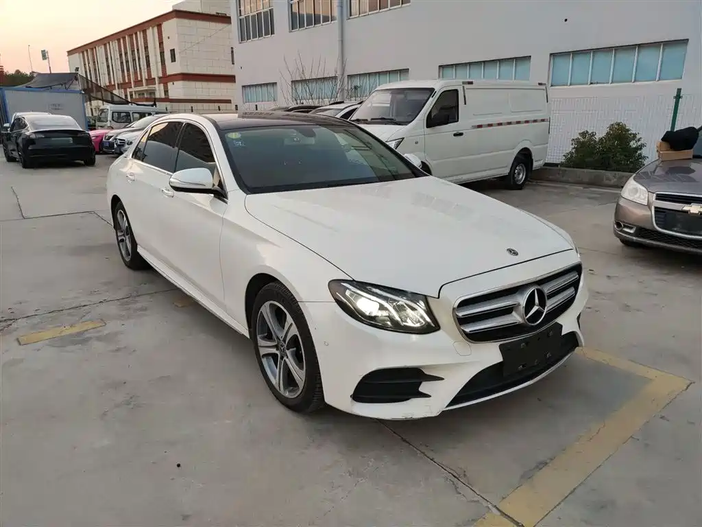 Mercedes-Benz E-Class 2018 Facelift E 200 L Sport фото 19