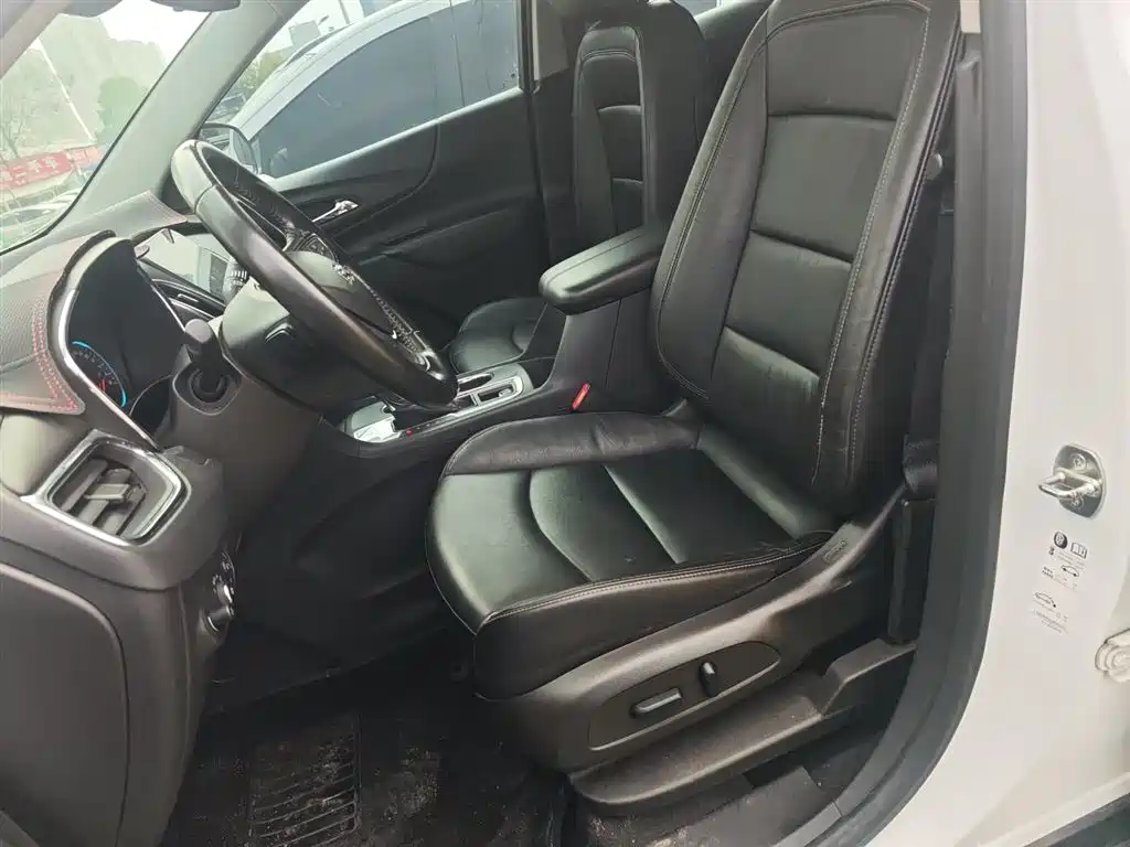Chevrolet Equinox 2017 535T Automatic Realm Edition фото 11