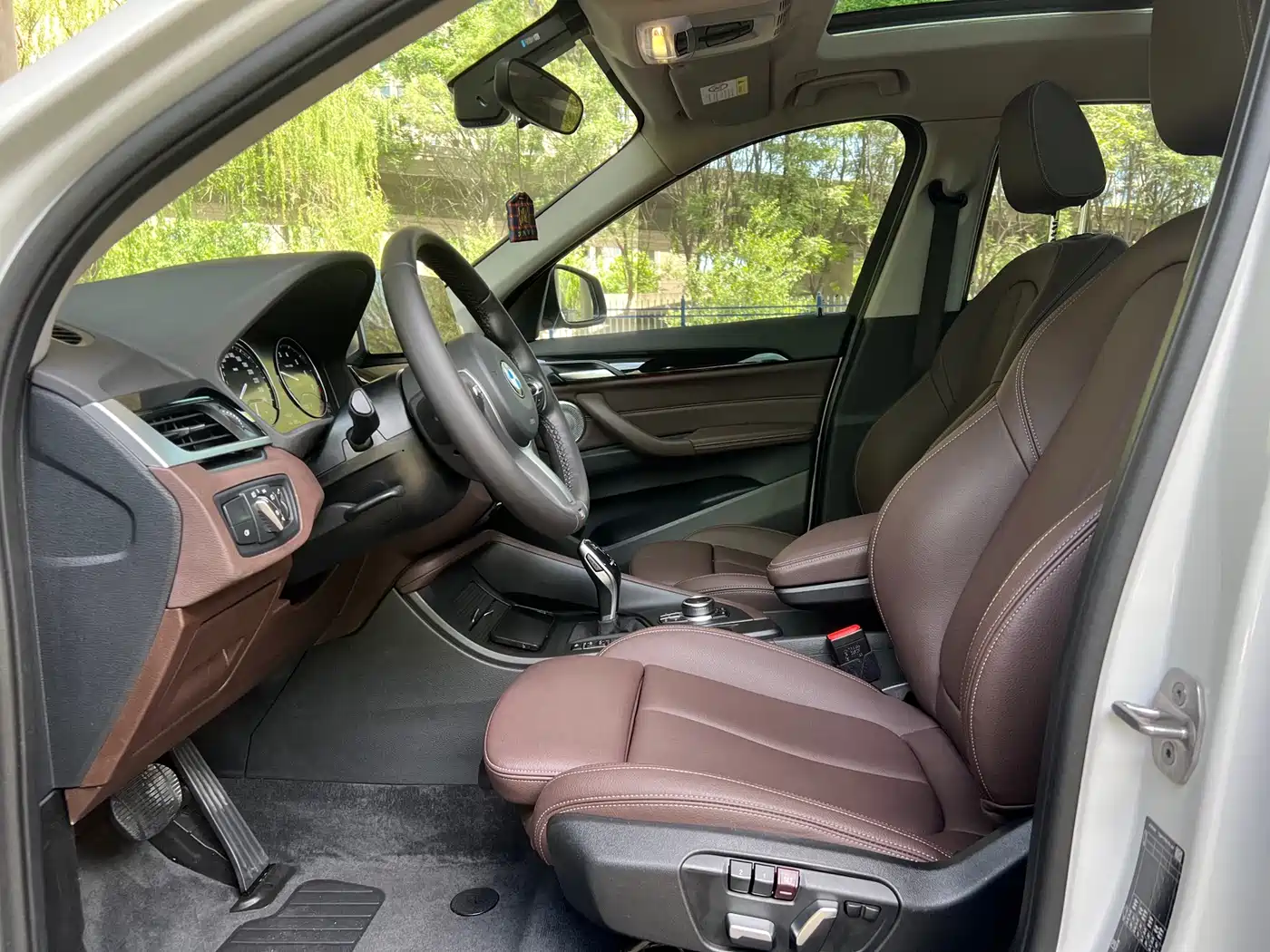 BMW X1 2021 sDrive25Li Leading фото 4