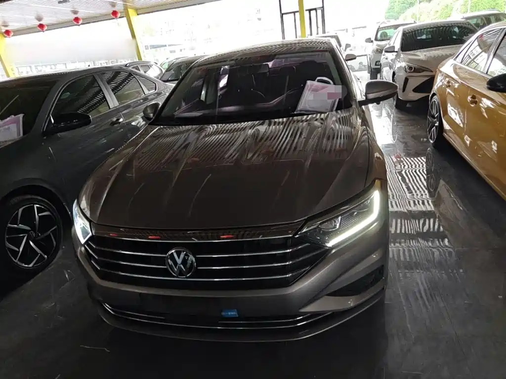 VOLKSWAGEN SAGITAR