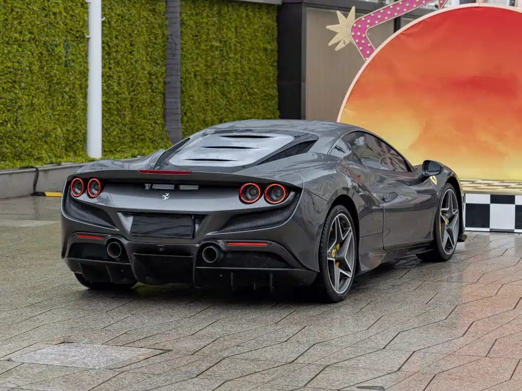Photo 4 - Ferrari F8