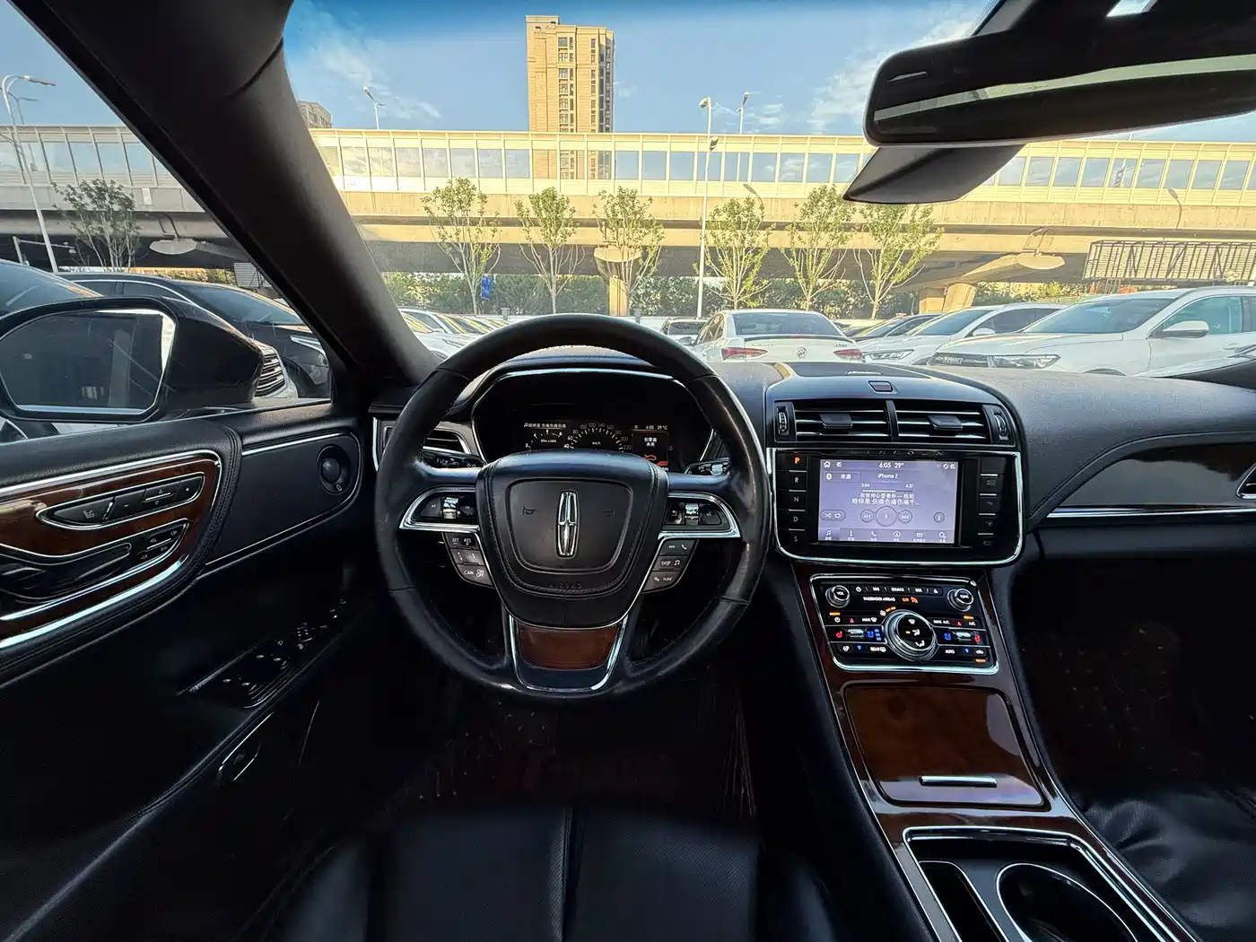 Lincoln Continental 2017 3.0T AWD Prestige Edition фото 9