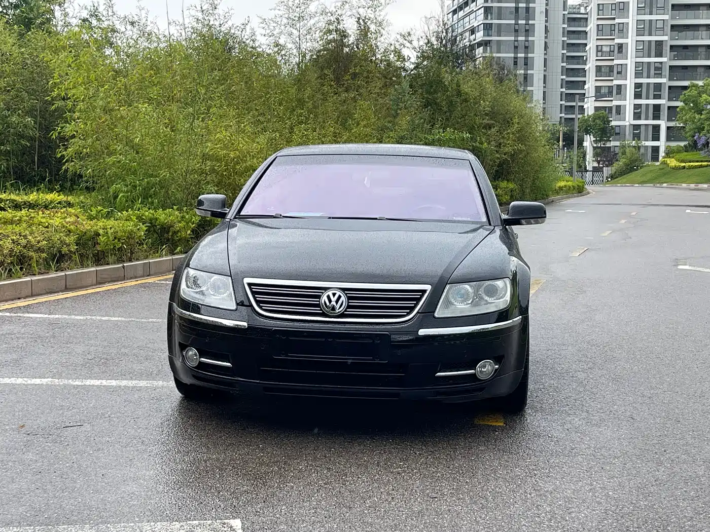 Volkswagen Phaeton 2009 Model 4.2L V8 4-seat Extended Executive Edition фото 3