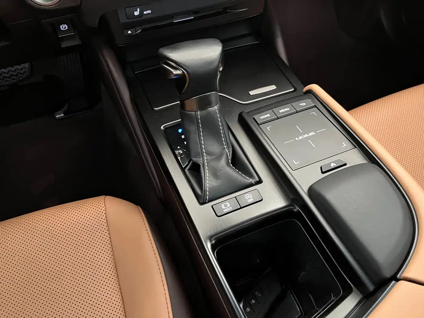 Фото 14 - Lexus ES
