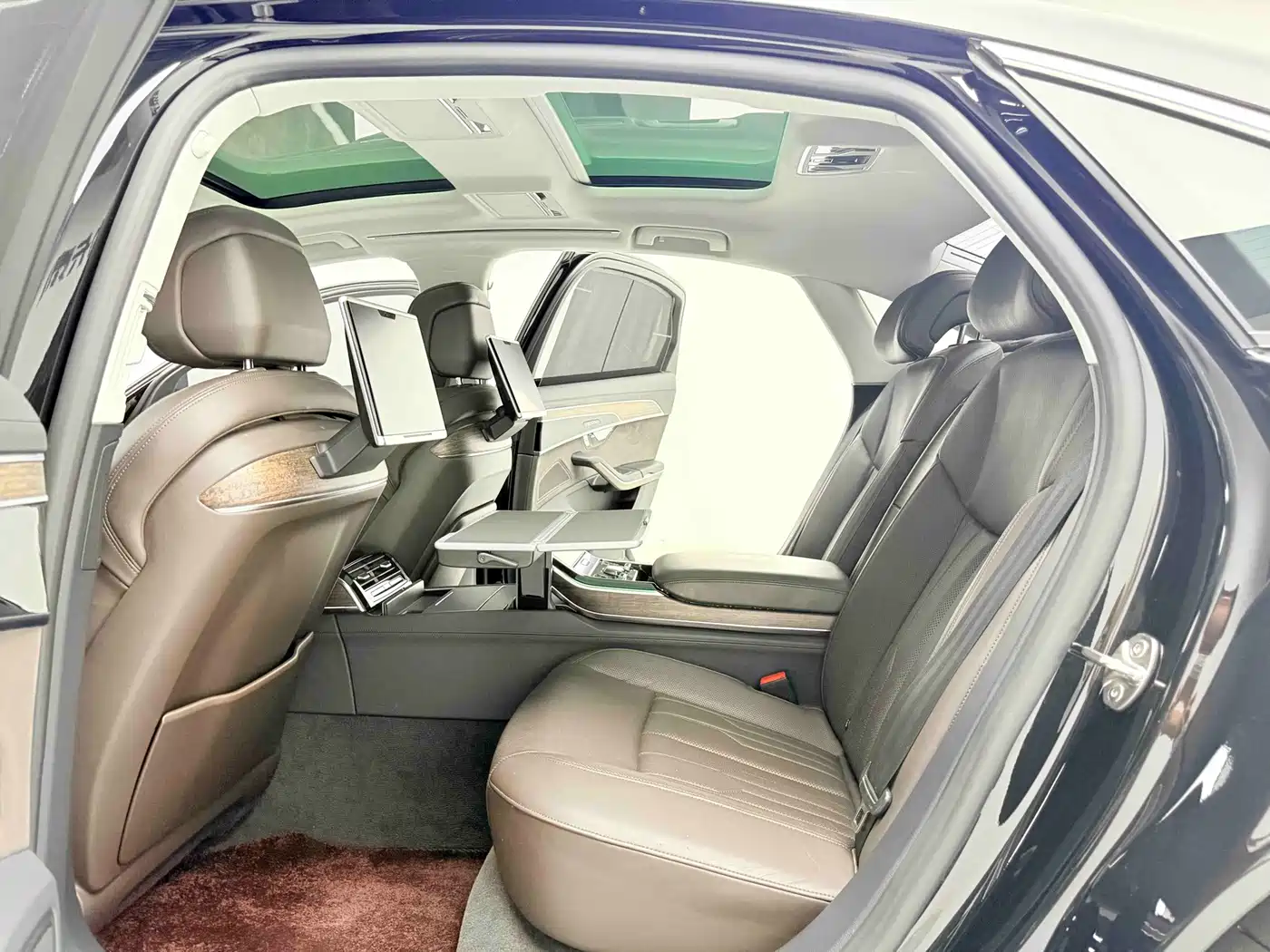 Photo 9 - Audi A8