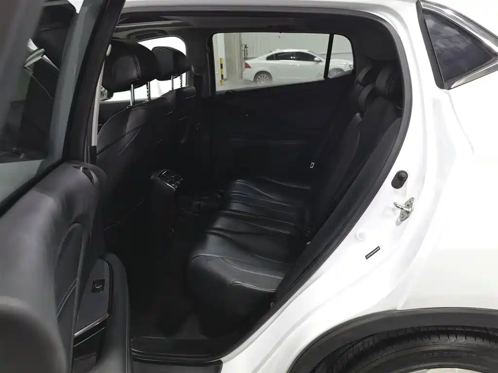 Photo 15 - Acura CDX