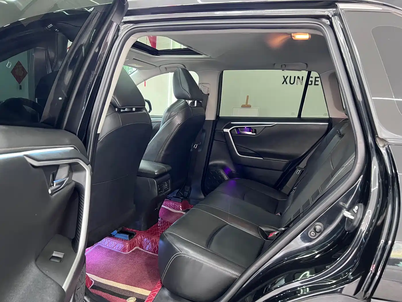 Toyota Wildlander 2022 2.0L CVT FWD Luxury Edition фото 10