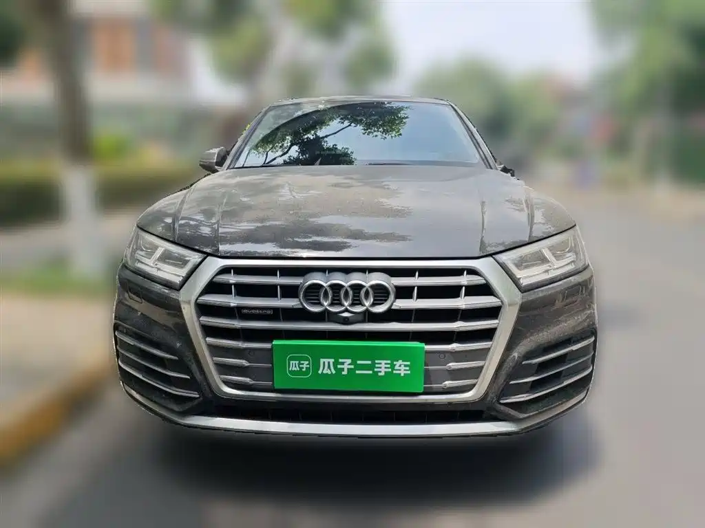Audi Q5L 2020 Facelift 40 TFSI Honor Fashion фото 2