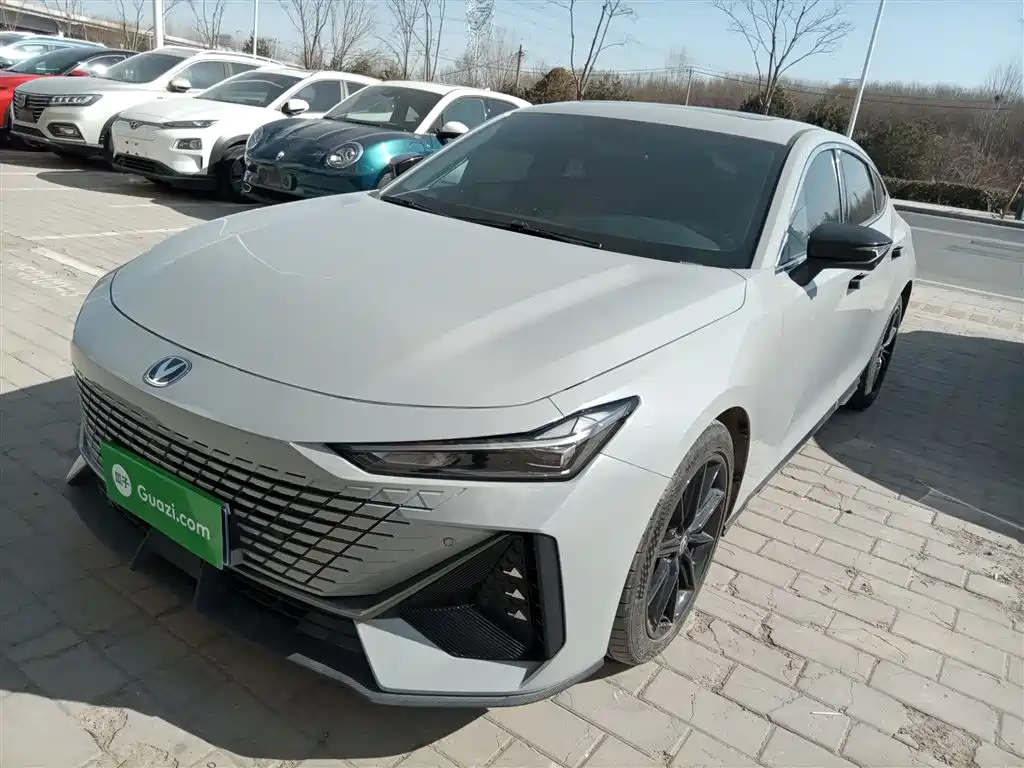 CHANGAN UNI-V