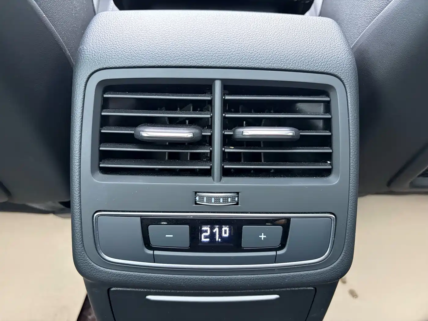 Audi A4L 2020 40 TFSI Luxury Dynamic фото 12