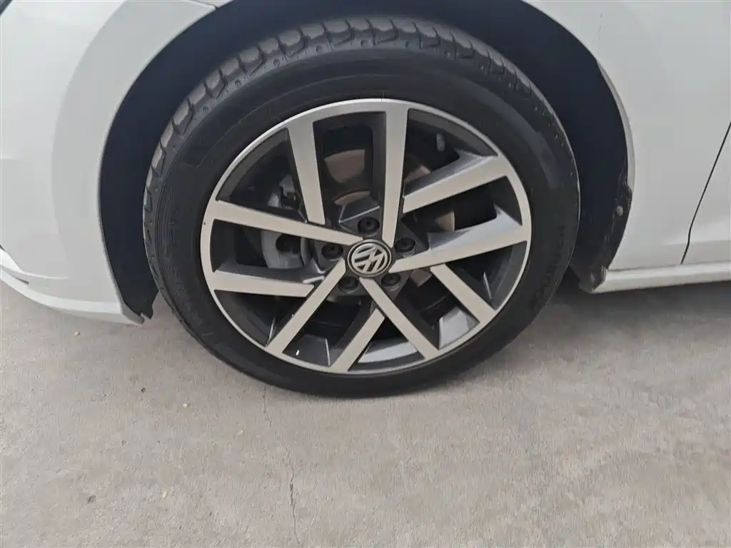 Volkswagen Golf 2020 Beloved Edition 280TSI DSG Comfort фото 23