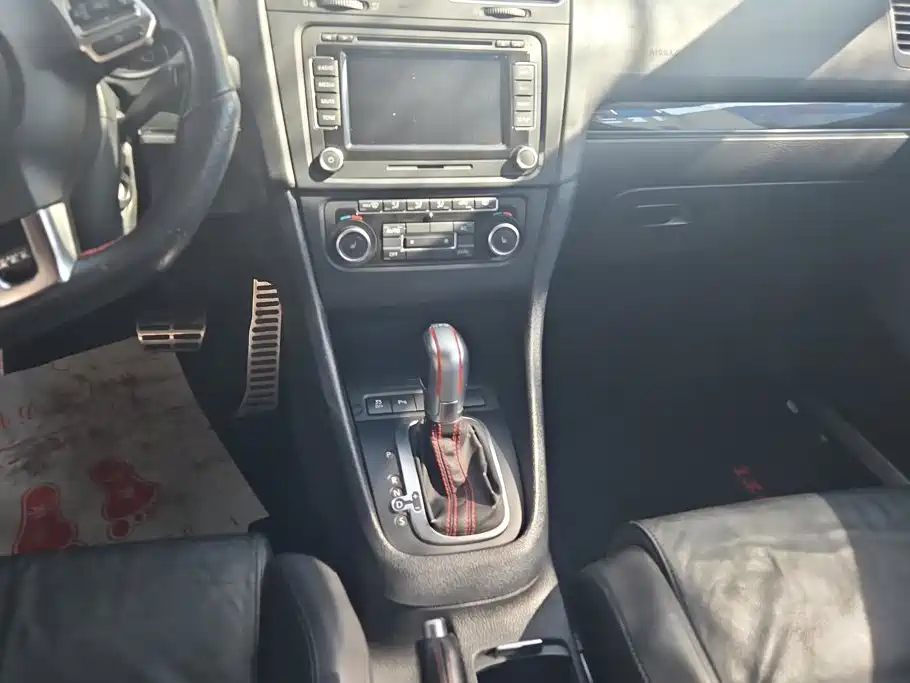 Volkswagen Golf GTI 2012 2010 2.0TSI GTI
