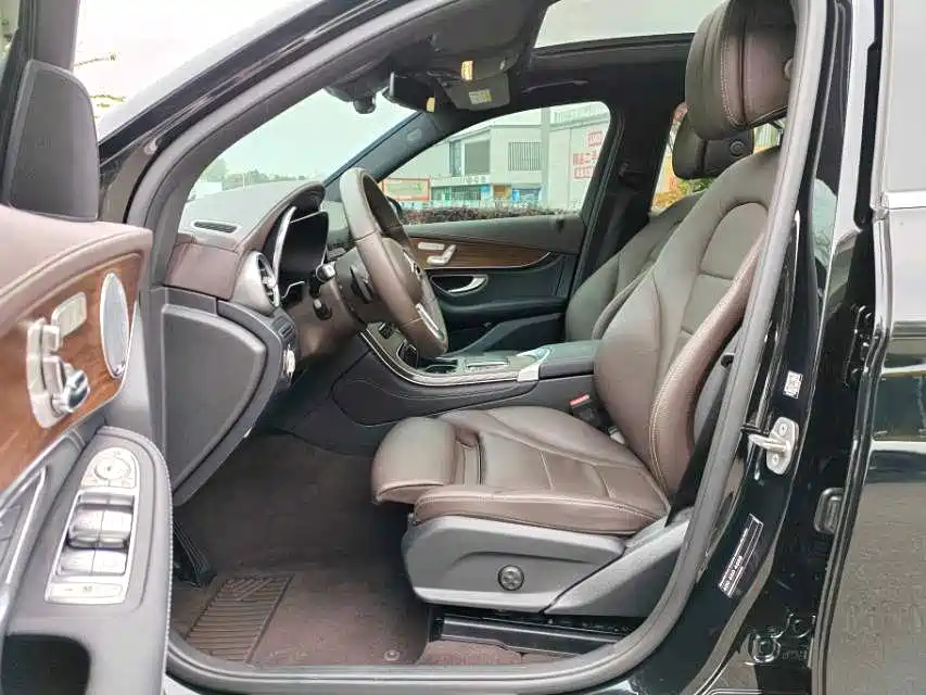 Фото 3 - Mercedes-Benz GLC