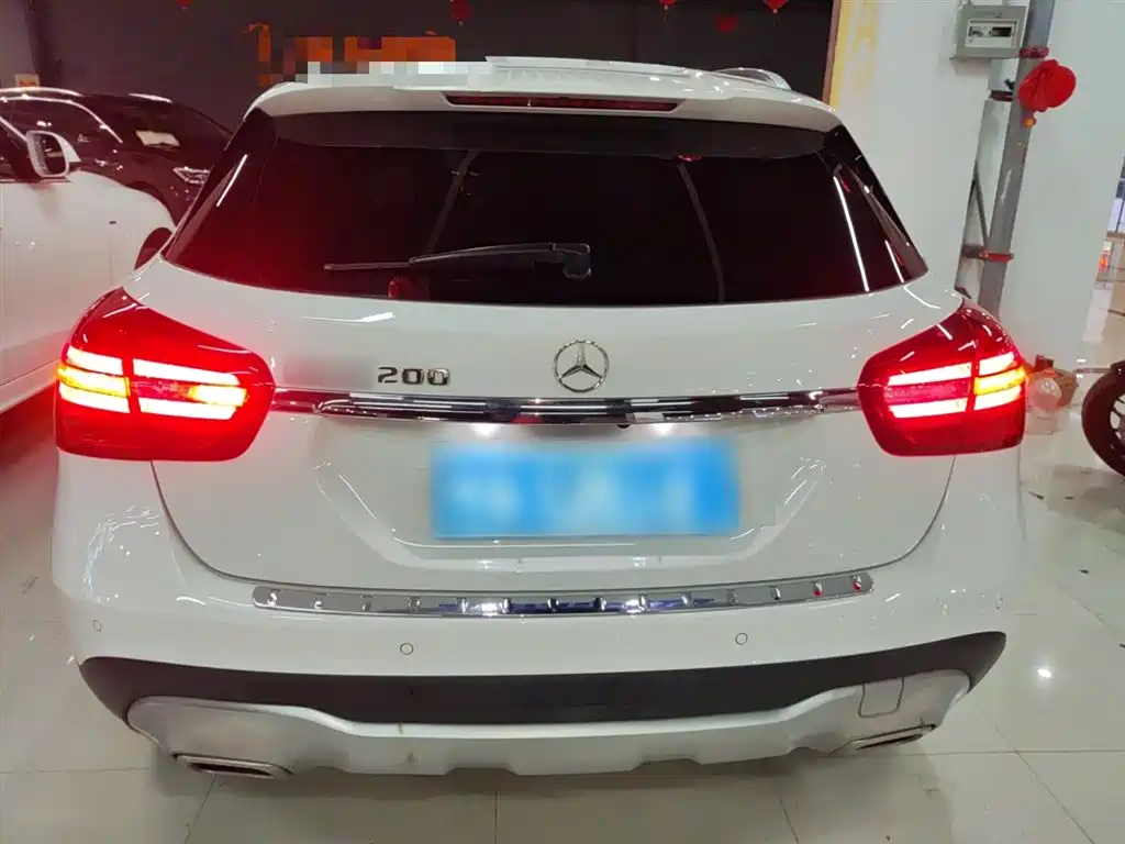 Mercedes-Benz GLA 2018 GLA 200 Dynamic фото 6