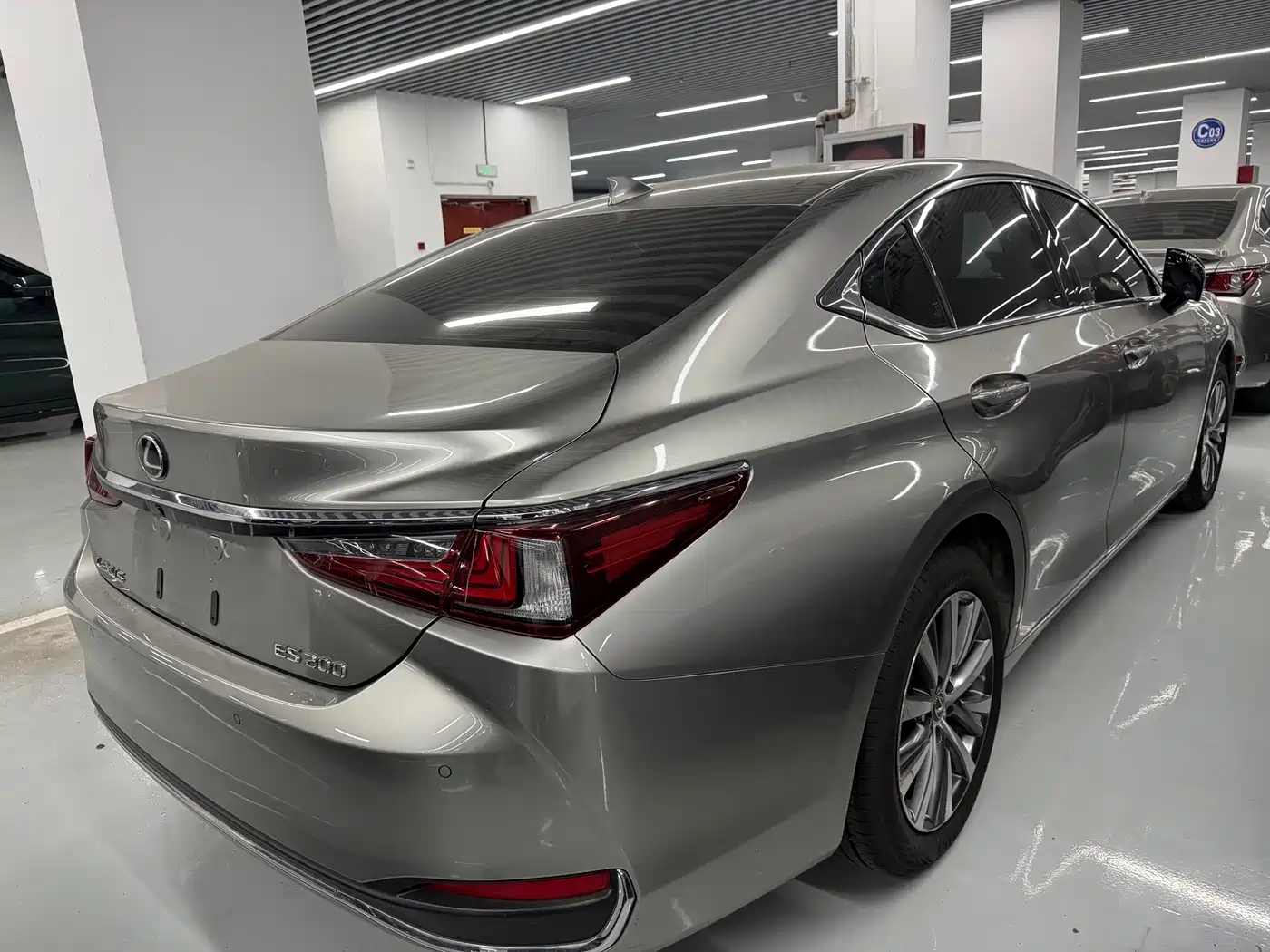 Lexus ES 2021 200 Excellence Edition фото 9