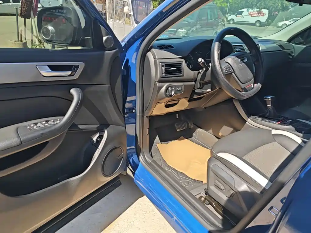 Photo 16 - Qoros 5