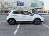 Фото 7 - Geely Vision X3