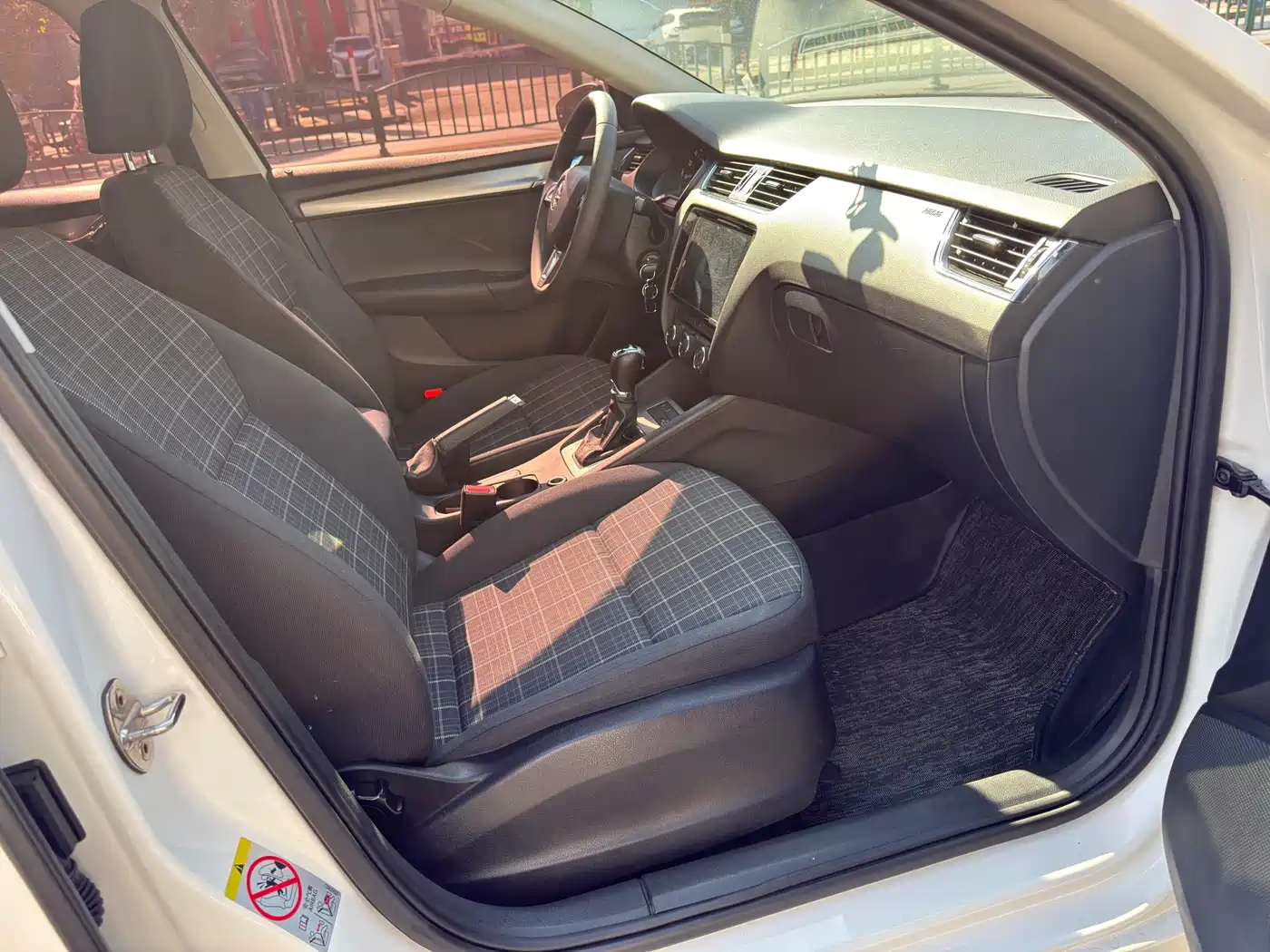 Škoda Octavia 2019 1.5L Automatic Smart Comfort China VI фото 8