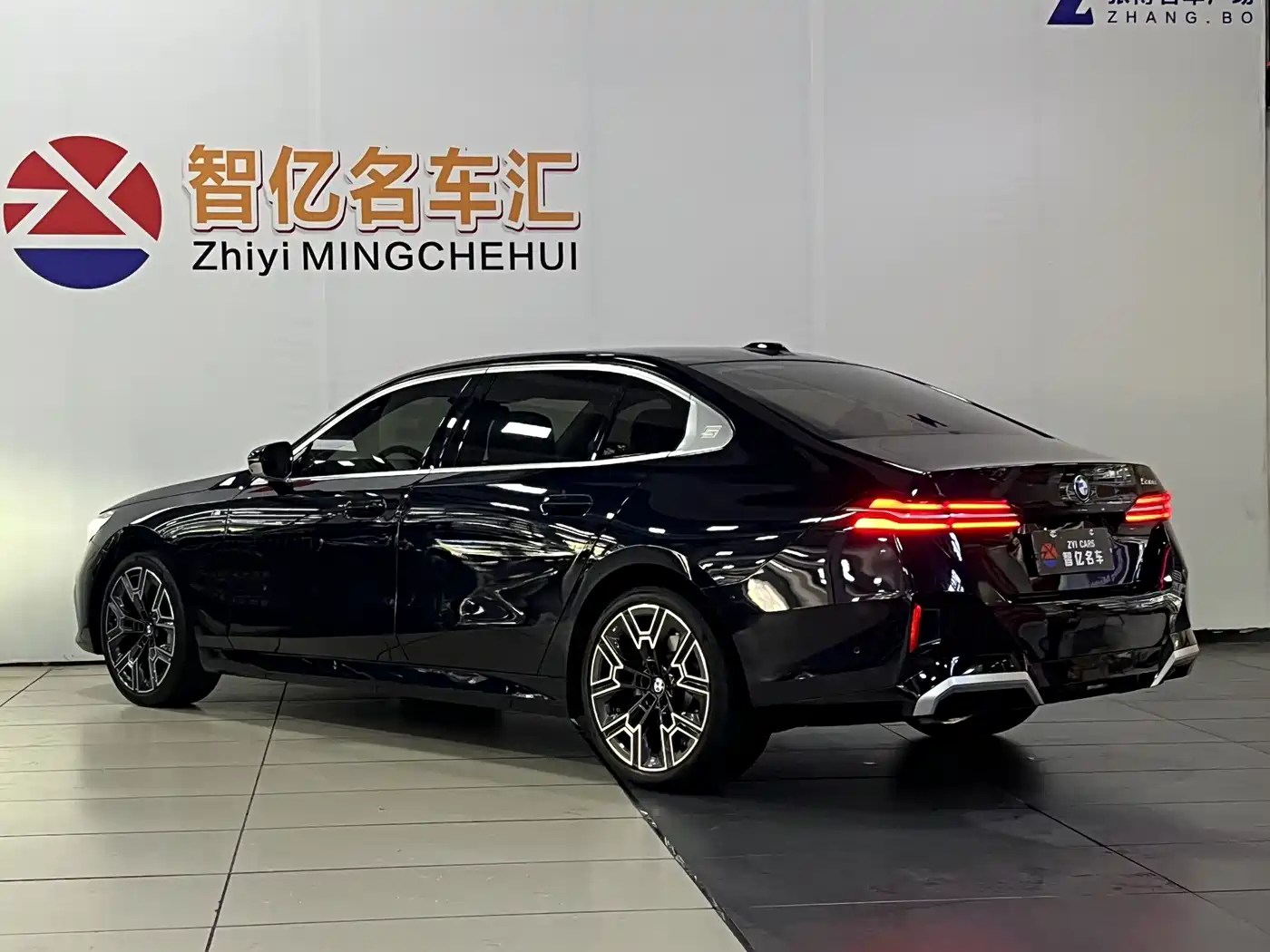 BMW 5 Series, миниатюра 12
