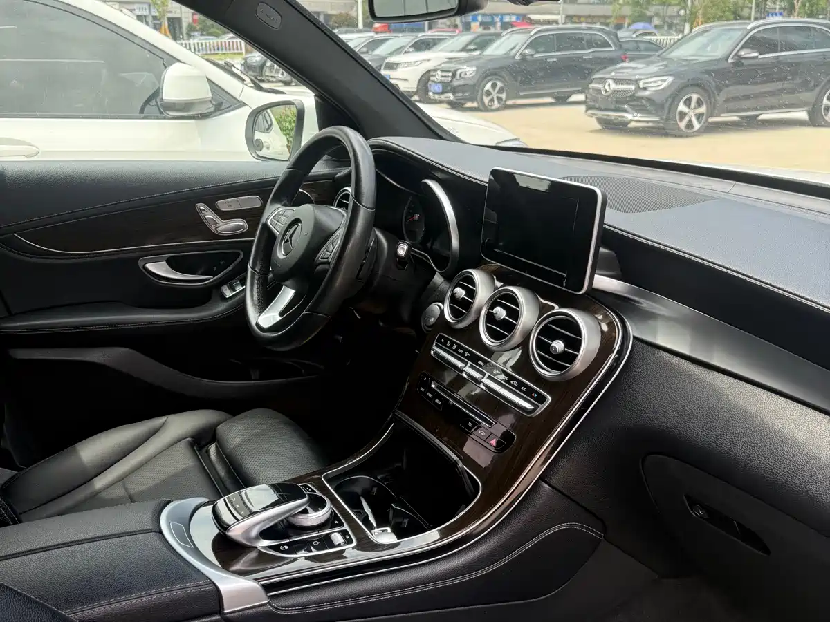 Mercedes-Benz GLC 2018 GLC 260 4MATIC Dynamic фото 4