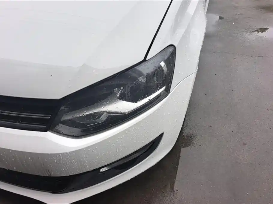 Volkswagen Polo 2013 1.4L Automatic Comfort Edition фото 5